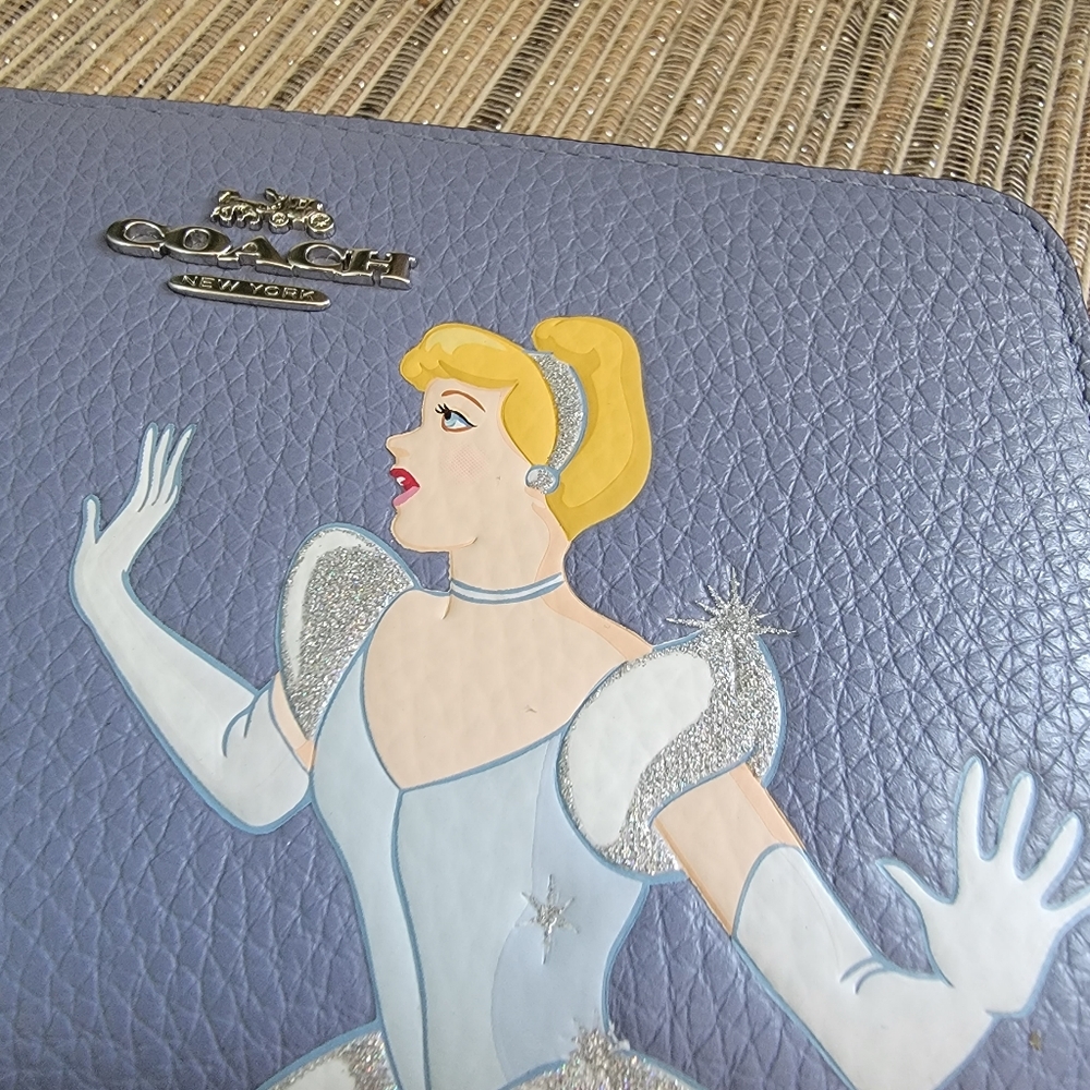Coach Disney X Cinderella medium zip wallet - Picture 3 of 11
